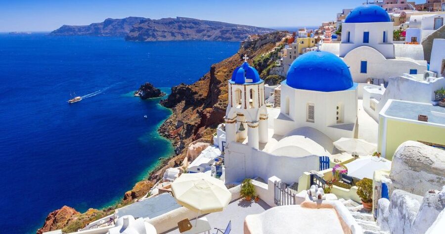 Santorini: Highlights prive tour & wine tasting-local guide - Akrotiri Lighthouse and Red Beach