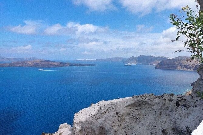 Santorini Highlights Tour 5 Hour - Oia’s cave houses and famous architecture