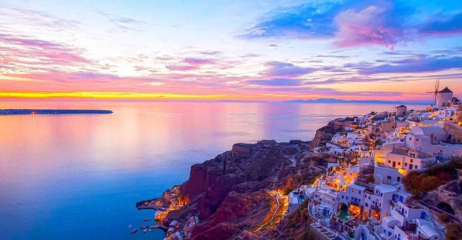 Santorini highlights tour - Oia, blue domes, and the final sunset stop