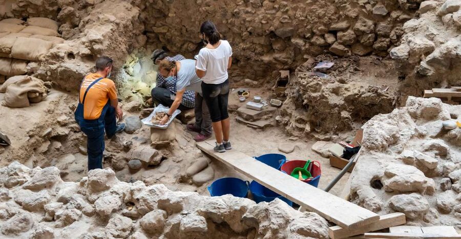 Santorini HISTORY & ARCHEOLOGY Tour (up to 8 guests) - Ancient Thera, high above the sea