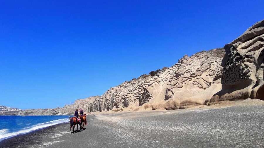 Santorini: Horseback Riding Tour on the Beach - My practical booking advice