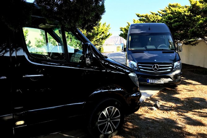 Santorini Hotel/Airport & Port Transfers - What the vehicle and driver service are like