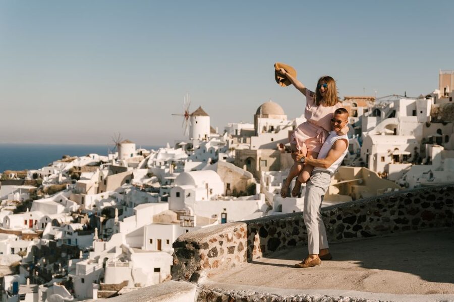 Santorini: Island Highlights Guided Day Trip with Oia Sunset - Guides, drivers, and the group experience