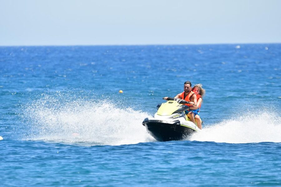 Santorini: Jet Ski Rental Perissa, Perivolos and St. George - Key points at a glance