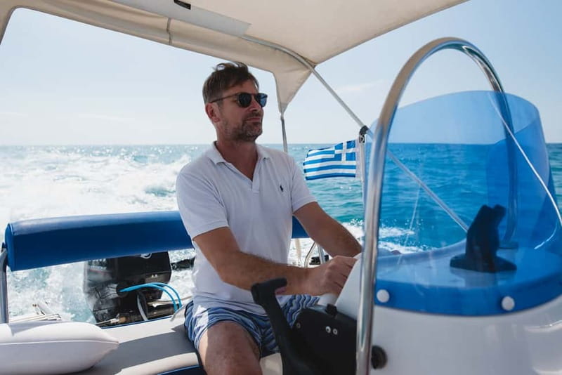 Santorini: License-Free Boat Rental with Ice, Water, & Fruit - Visiting Nearby Islands by Private Boat