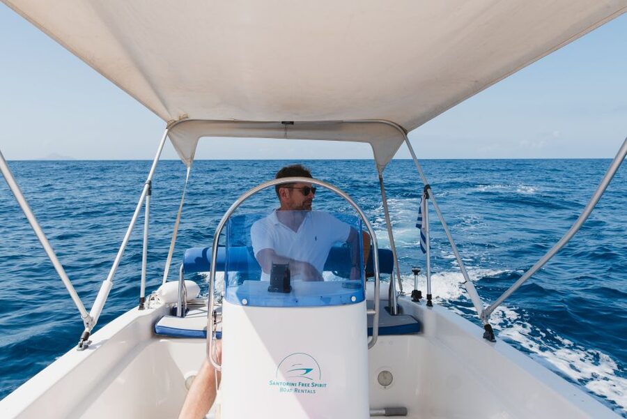 Santorini: License-Free Boat Rental with Ice, Water, & Fruit - What the Five Hours Really Give You