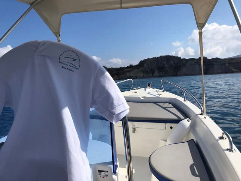 Santorini: License-Free Boat Rental with Ice, Water, & Fruit - Booking Advice and Practical Costs