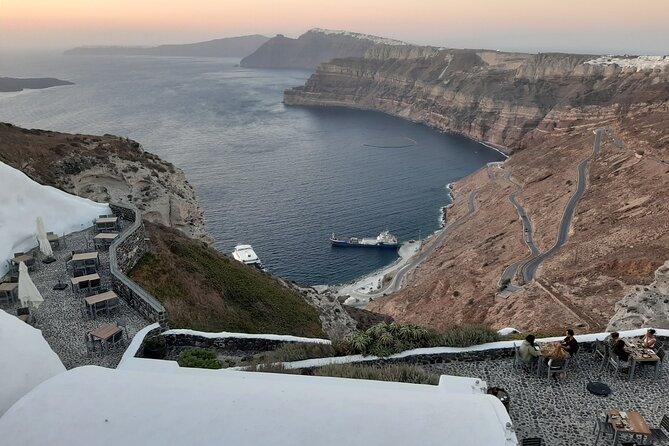 Santorini like a local: Discover local flavors by exploring the island! - The local guide can make the difference