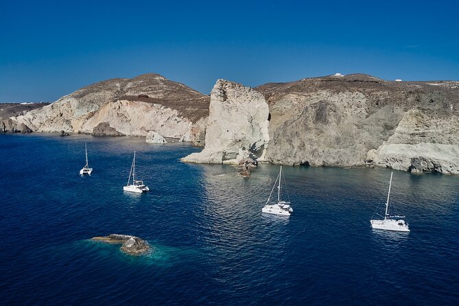 Santorini: Luxury Catamaran Cruise with Fresh Fish BBQ & Drinks - Why this catamaran cruise works well in Santorini