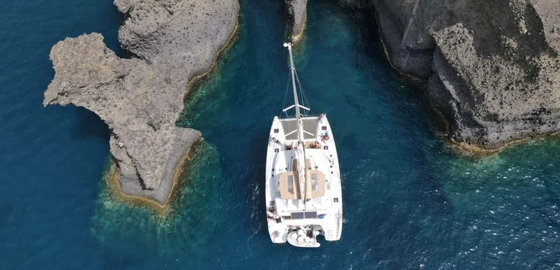 Santorini: Luxury Catamaran Cruise with Lunch, BBQ & Drinks - The return offers the best Caldera views