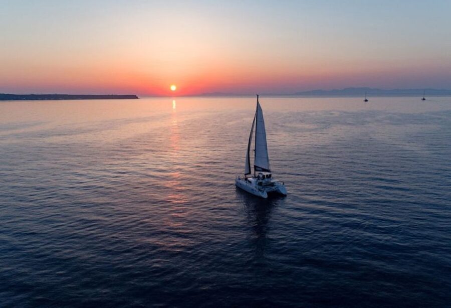 Santorini: Luxury Sunset Cruise with Dinner & Open Bar - Comfort, timing, and what to bring