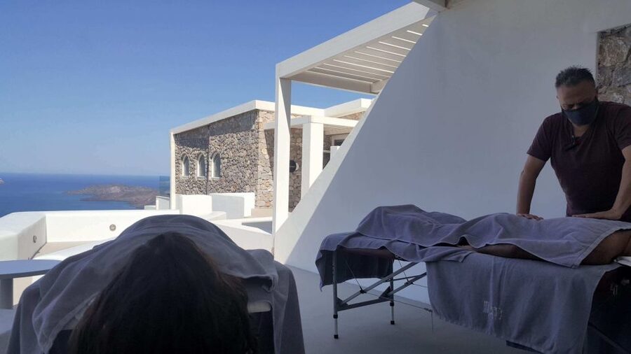 Santorini: Mobile Couples Massage at Your Private Villa - A spa treatment that comes to your door