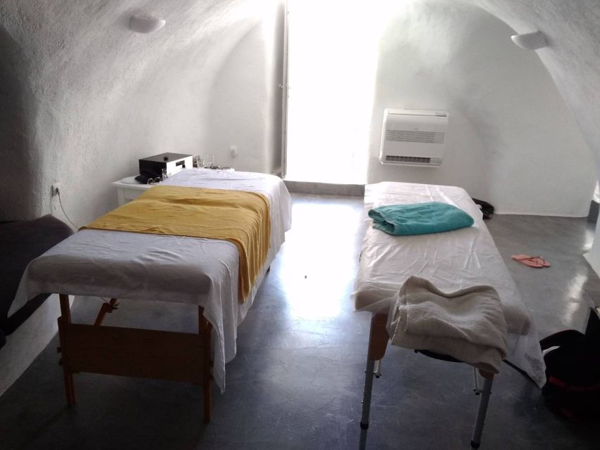 Santorini: Mobile Couples Massage at Your Private Villa - Choosing aromatherapy, relaxing, or deep tissue