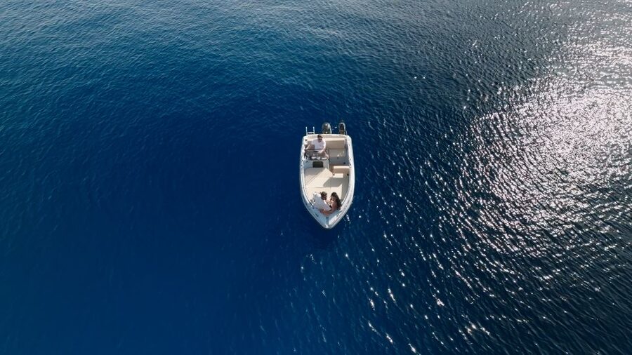 Santorini: Motor Boat Full-Day or 5-Hour Rental - Lunch and a slower hour in Thirassia