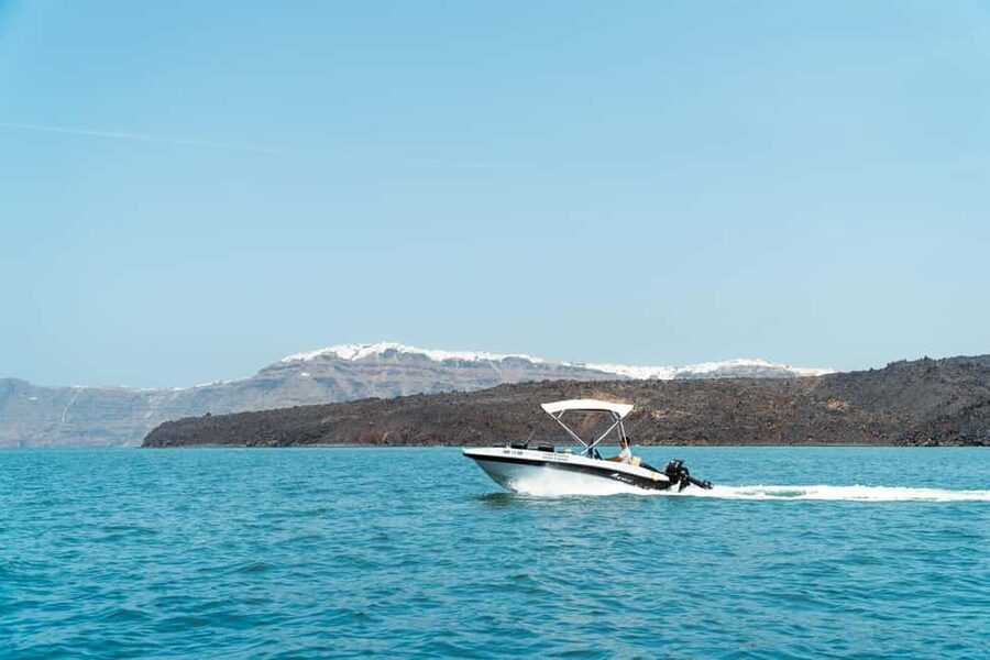 Santorini: Motor Boat Full-Day or 5-Hour Rental - Ammoudi, open-water views, and sunset