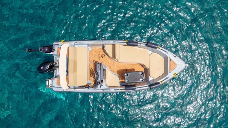 Santorini: Motor Boat Full-Day or 5-Hour Rental - Red Beach and White Beach by boat