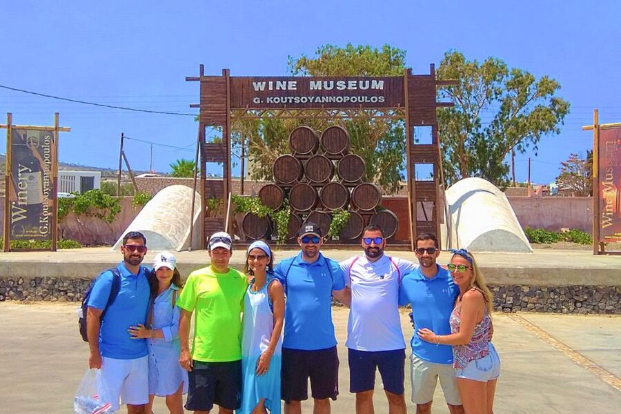 Santorini: Must-See Highlights Private Sightseeing Tour - Why this tour works well as a first look at Santorini