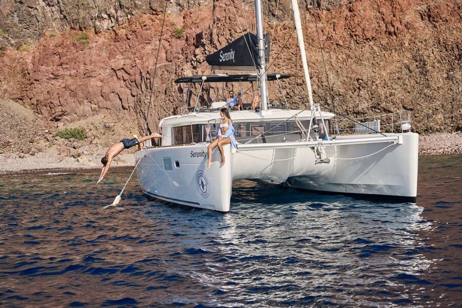 Santorini Oia: Caldera Day Cruise with Snacks & Drinks - Small practical choices that improve the morning