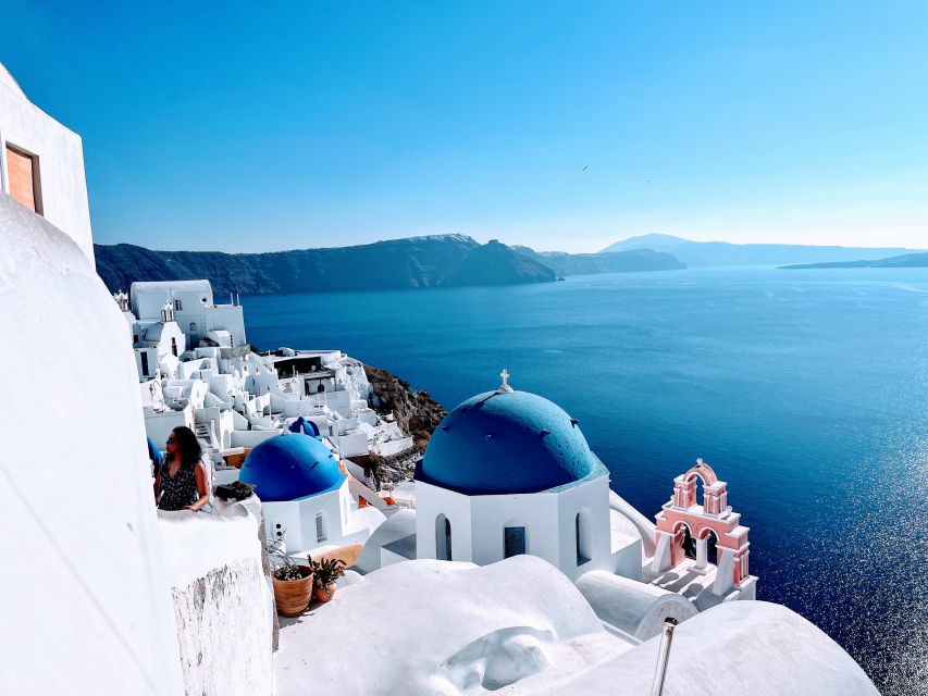 Santorini On a private tour with the experts - Red beach and Perissa’s black sand