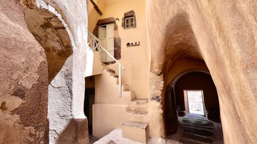 Santorini On a private tour with the experts - What to bring and how to prepare