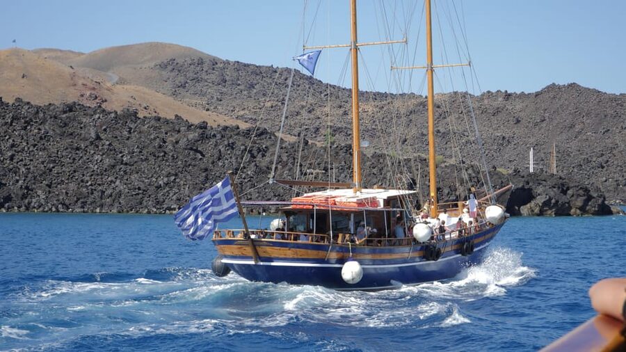 Santorini Port: 3 Hour Cruise to Volcano and Hot Springs - Who should book this Santorini volcano cruise?