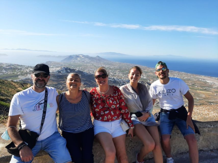 Santorini: Private 4-Hour Cultural Villages Sightseeing Tour - Emporio and its Venetian castle lanes