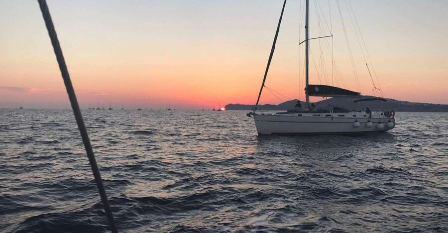 Santorini: Private 5-Hour Sunset Sailing Tour with Dinner - Key points to know before you book