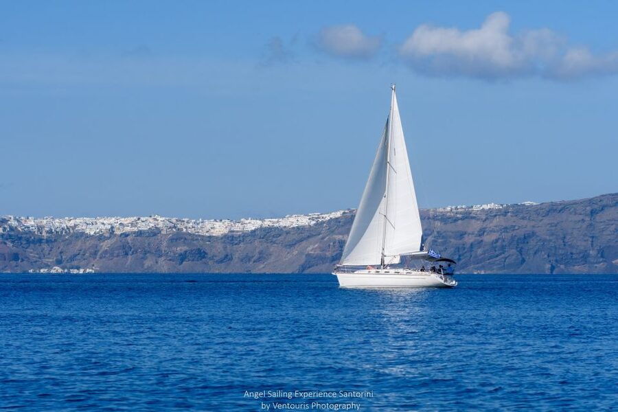 Santorini: Private 5-Hour Sunset Sailing Tour with Dinner - Pickup and the run from Vlychada Port