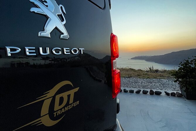 Santorini Private Airport/Port Transfers - A private arrival without the Santorini scramble