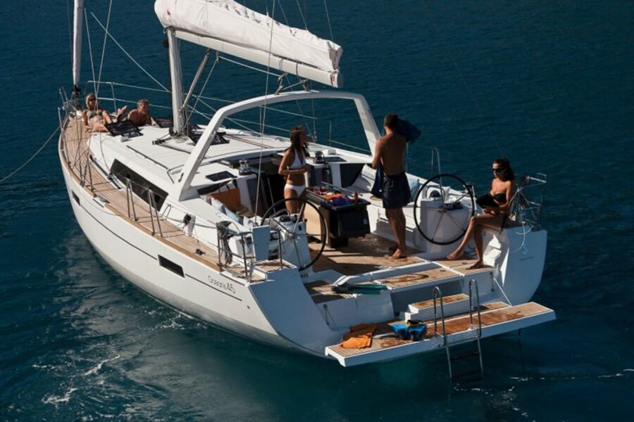 Santorini: Private Caldera Sailing Trip with Open Bar & Meal - Key points to know before booking