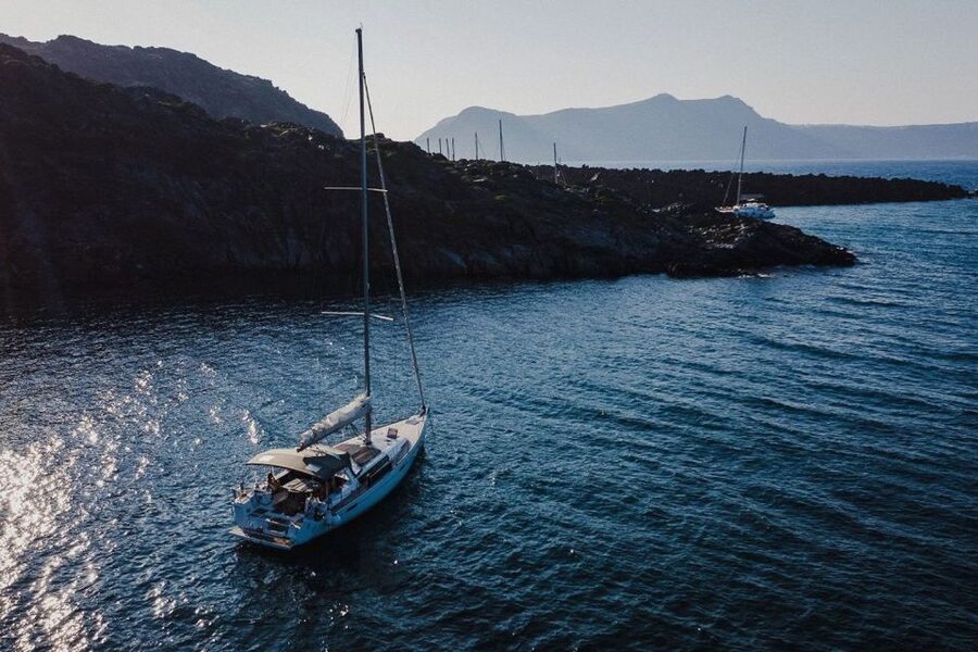 Santorini: Private Caldera Sailing Trip with Open Bar & Meal - What the private price really includes