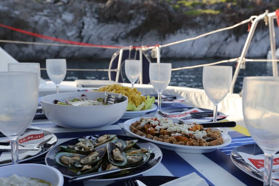 Santorini: Private Catamaran Cruise with Food & Drinks - Practical details that improve the day