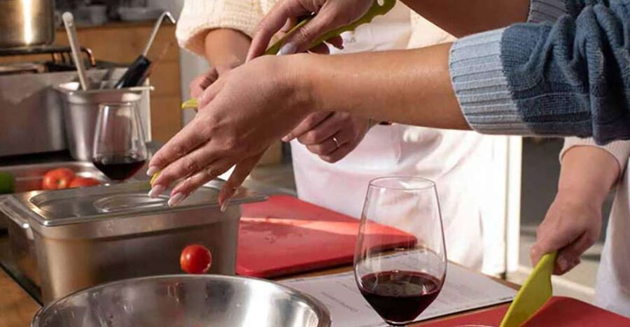 Santorini: Private Cooking Class and Wine Tasting Tour - Key points at a glance