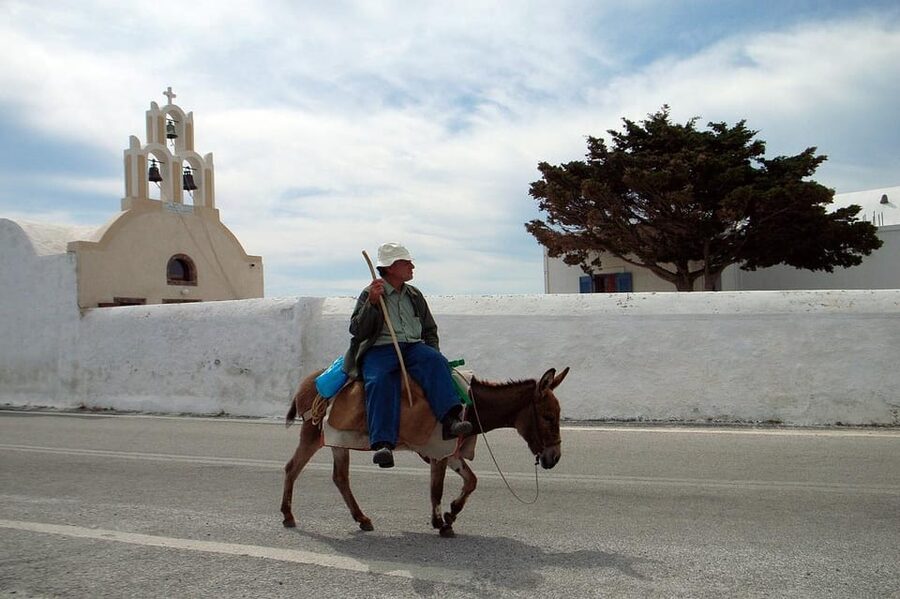 Santorini: Private Customizable Tour with Flexible Lenghts - Why the private format works well on Santorini