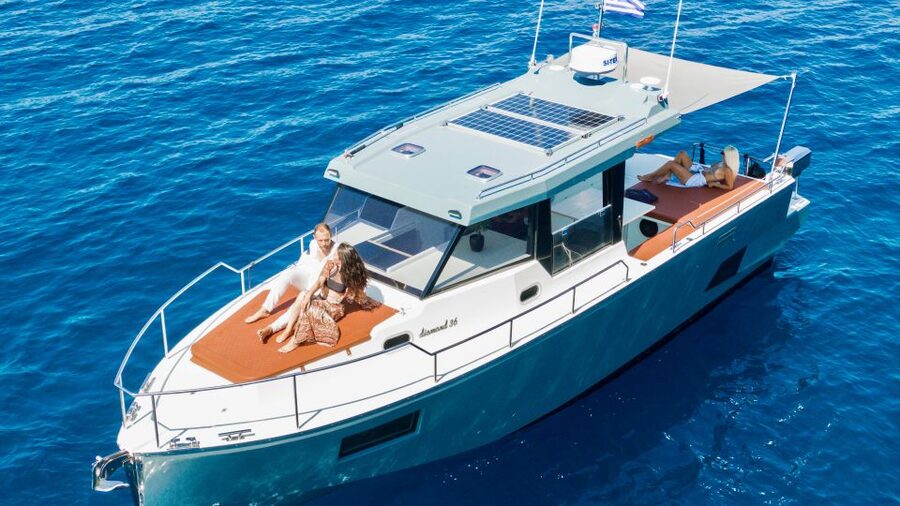 Santorini: Private Diamond 36 Motor Yacht Caldera Cruise - Key points to know before booking
