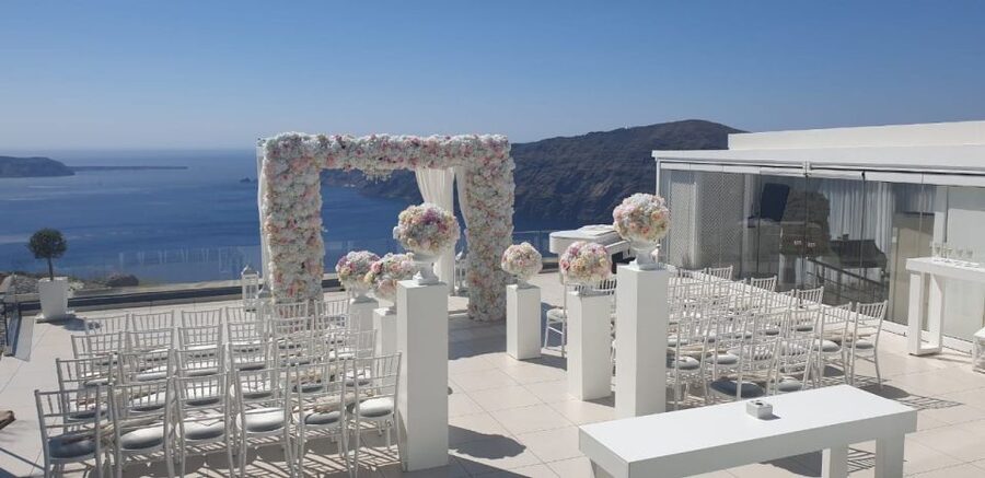Santorini: Private Exclusive Tour with a Local Guide - What the private guide adds