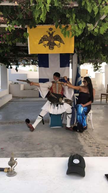 Santorini : Private Guided Highlights Tour - Pickup and drop-off across Santorini