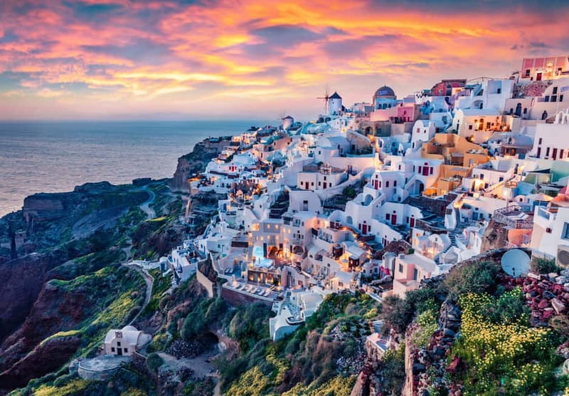 Santorini: Private Guided Sightseeing Day Tour - Oia before the crowds build