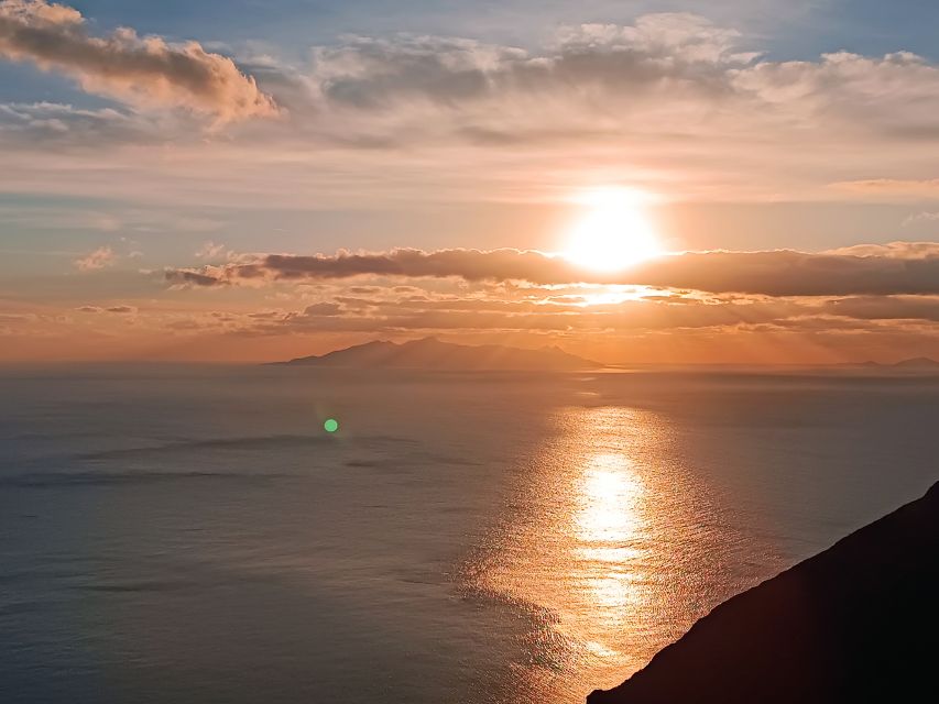 Santorini: Private Guided Sunrise Tour with a Sunrise View - Why start Santorini at Ancient Thera?