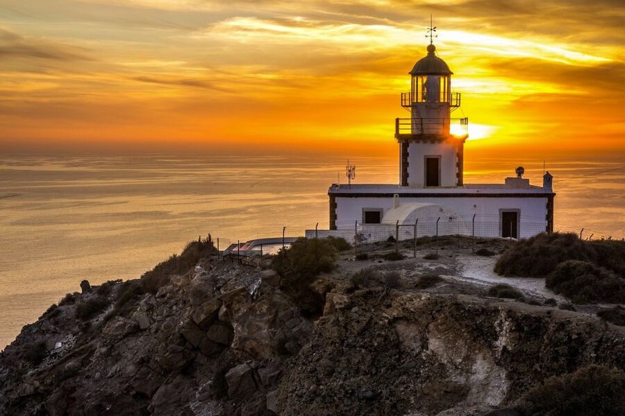 Santorini: Private Guided Tour with Sunset View - Oia, where the views come with crowds
