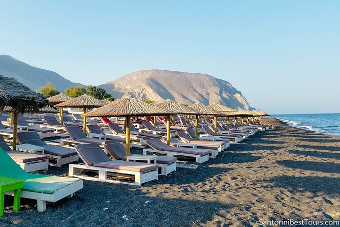 Santorini Private Highlights Tour & Wine Tasting with local guide - Pyrgos and its Venetian castle