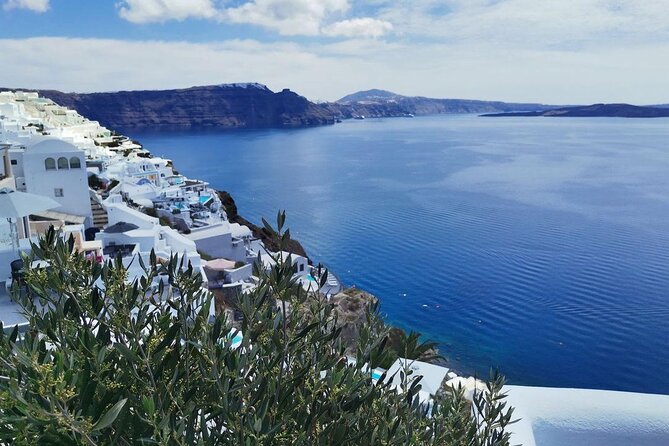 Santorini Private Island Tour & Winery Lunch at Domaine Sigalas - Perissa Black Sand Beach for a second coastal view