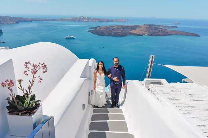 Santorini Private One Hour Photoshoot - Starting in Oia and moving by private car