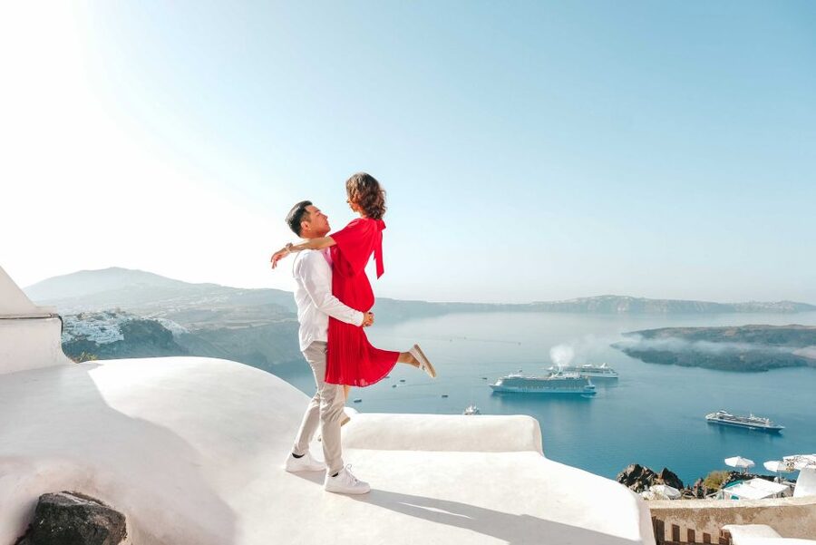 Santorini Private Photoshoot - Who gets the most from this experience