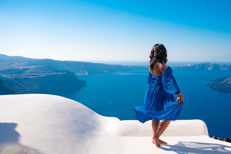 Santorini: Private Photoshoot Tour by a Pro Photographer - Private group advantages and limits
