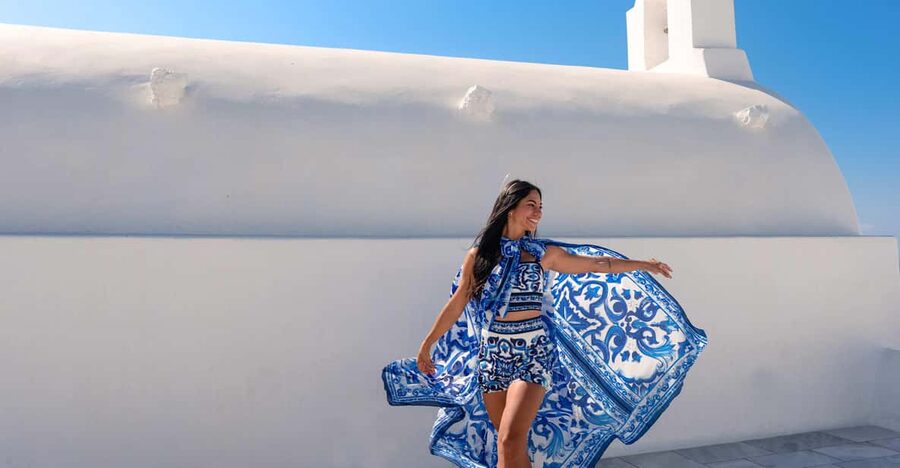 Santorini: Private Photoshoot Tour by a Pro Photographer - Meeting in Imerovigli’s central square