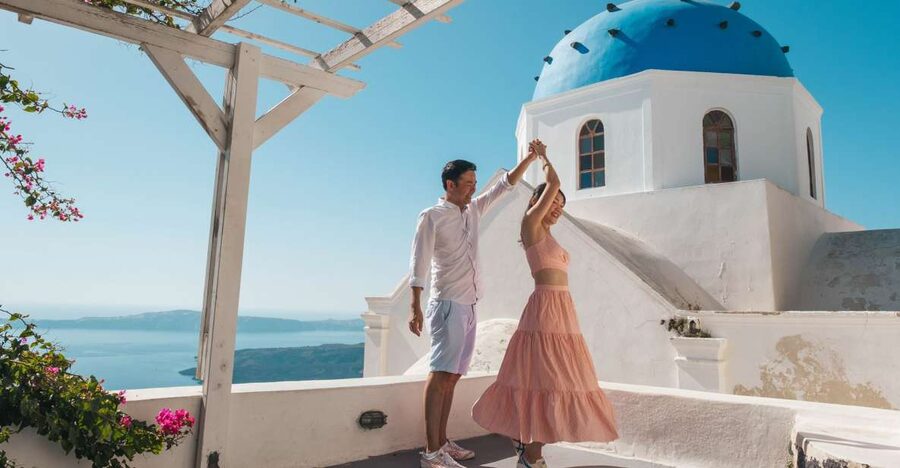 Santorini Private Photoshoot - What the private photographer adds