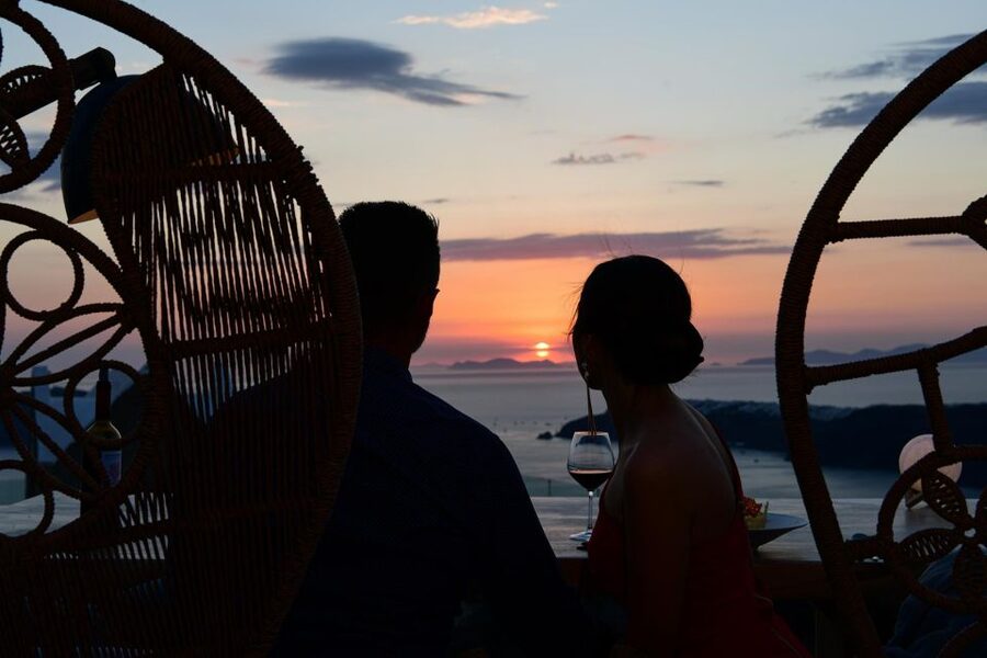Santorini: Private Romantic Sunset Dinner with Caldera View - A private table above Santorini’s caldera