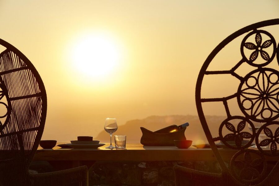Santorini: Private Romantic Sunset Dinner with Caldera View - Who should book this dinner