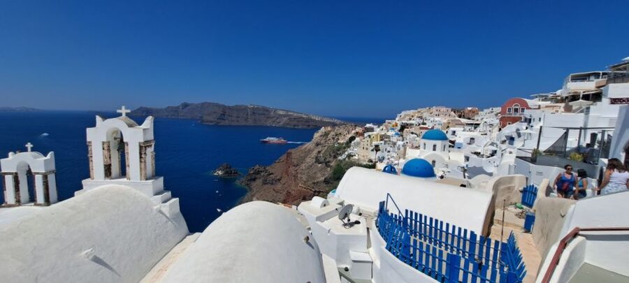 Santorini: Private Sightseeing Half-Day Tour - Oia brings the classic Santorini scenes